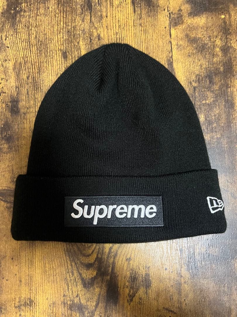 Supreme ブラック ニット帽　ボックスロゴ　ステッカー付き
