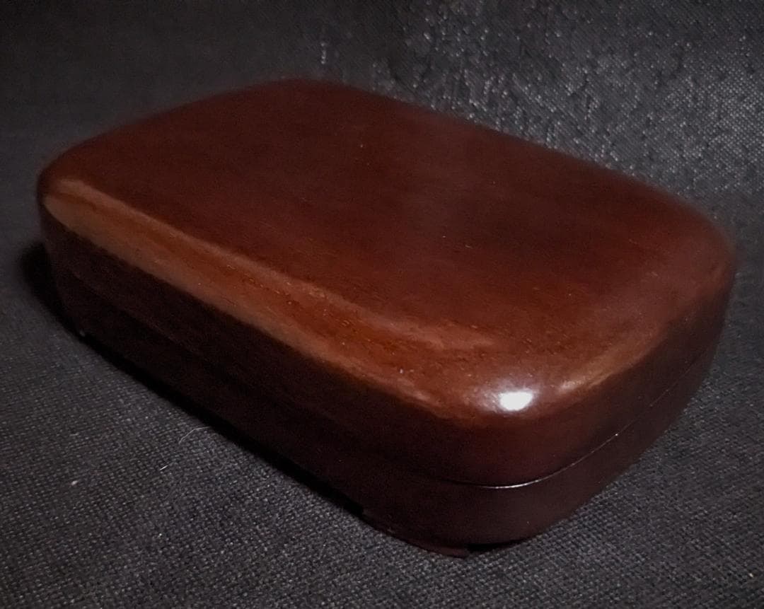 【澄泥硯　蝦頭紅の美石】◆蘇州霊巌山の自然石◆約六吋◆唐木塗箱入◆磨墨溌墨佳