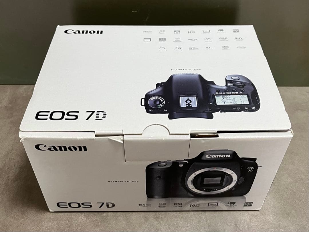 Canon EOS 7D 付属品完備 レンズ フラッシュカード２枚付き 美品