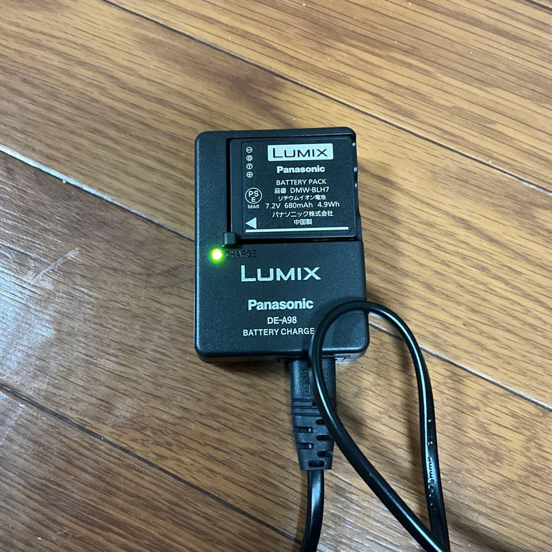 Y*i様 LUMIX GF10ホワイト/シルバー コンパクトデジタルカメラ