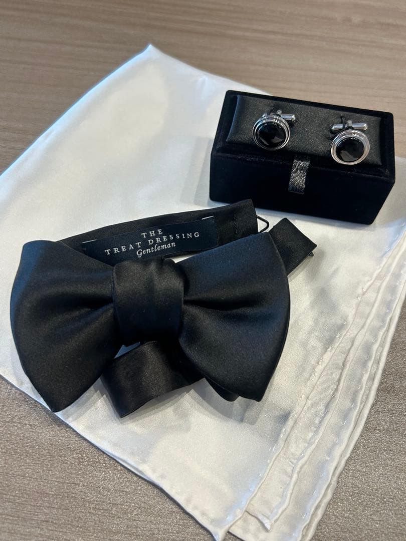 結婚式 新郎 タキシード カフス・蝶ネクタイ・ポケットチーフセット