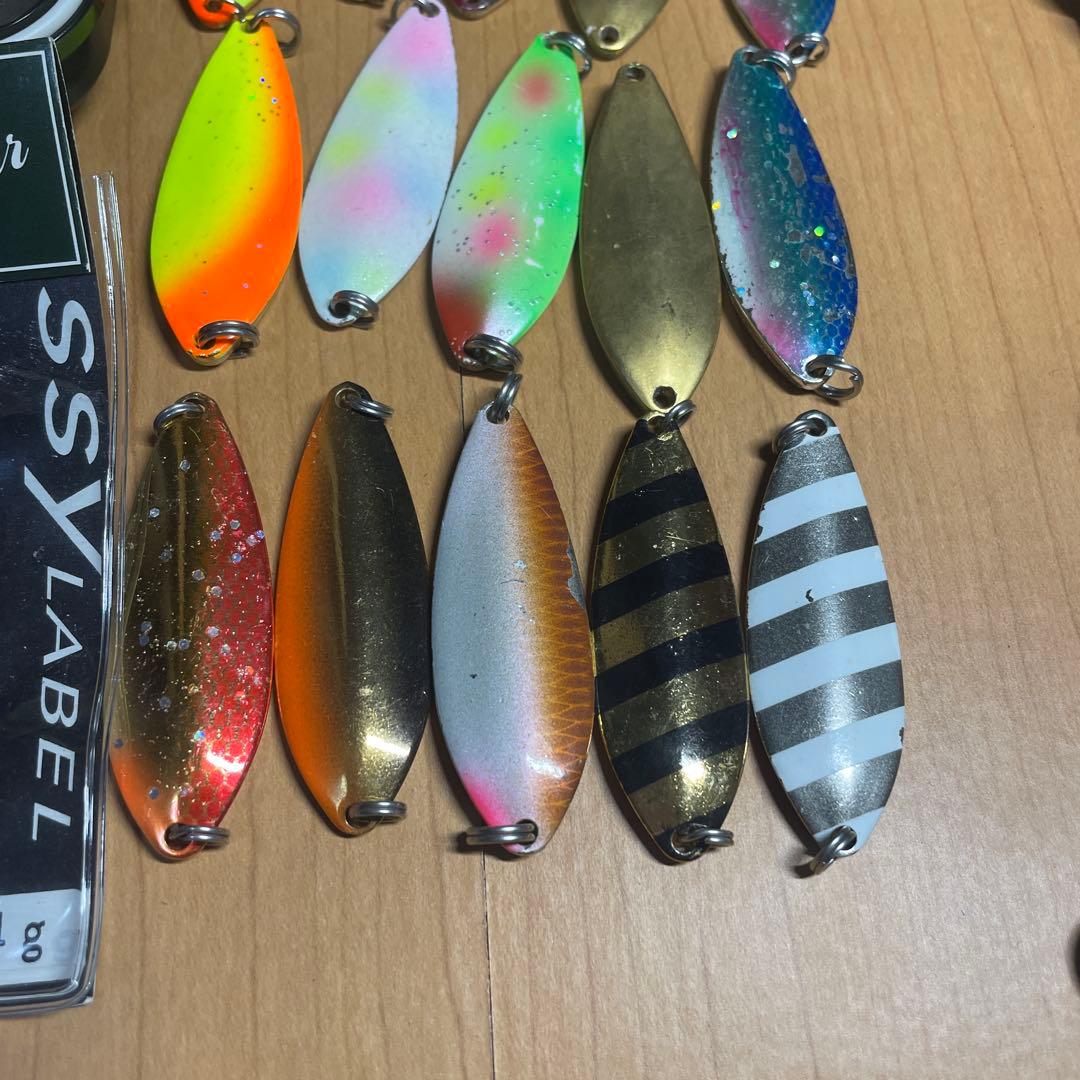 シーレーベル レイクトラウトルアーBOXおまけ有り アドロワグラマー