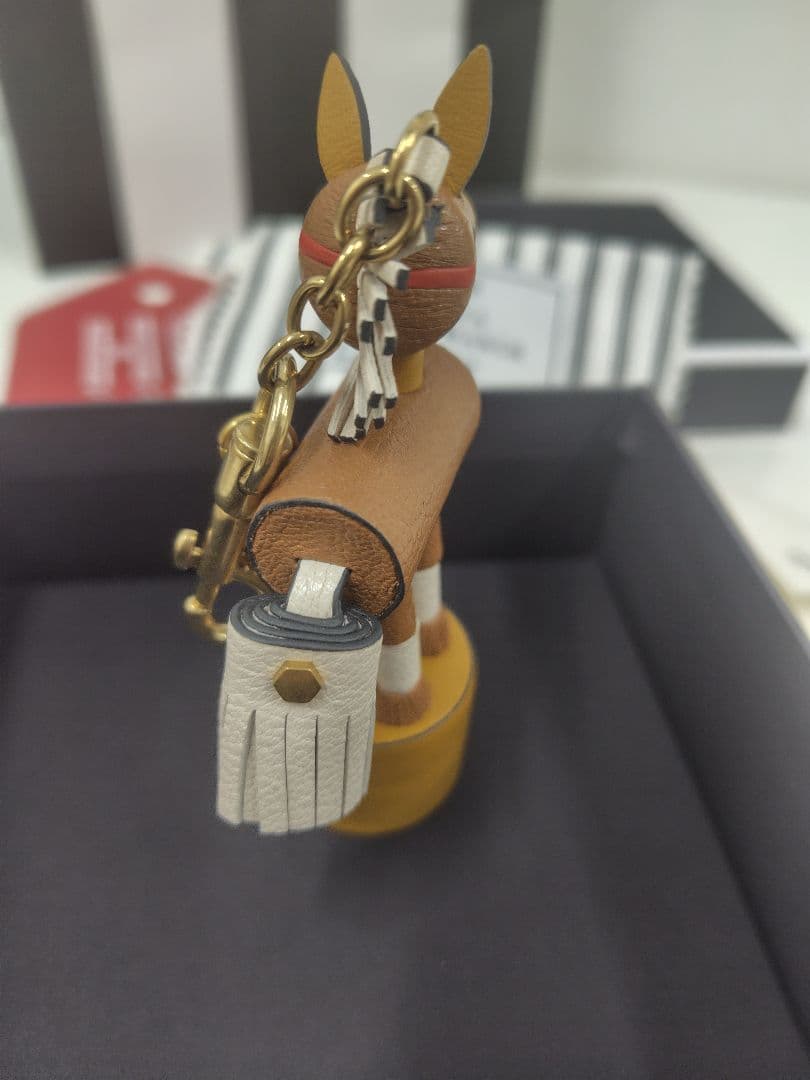 Anya Hindmarch午年 キーホルダーホースチャームアニヤハインドマーチ