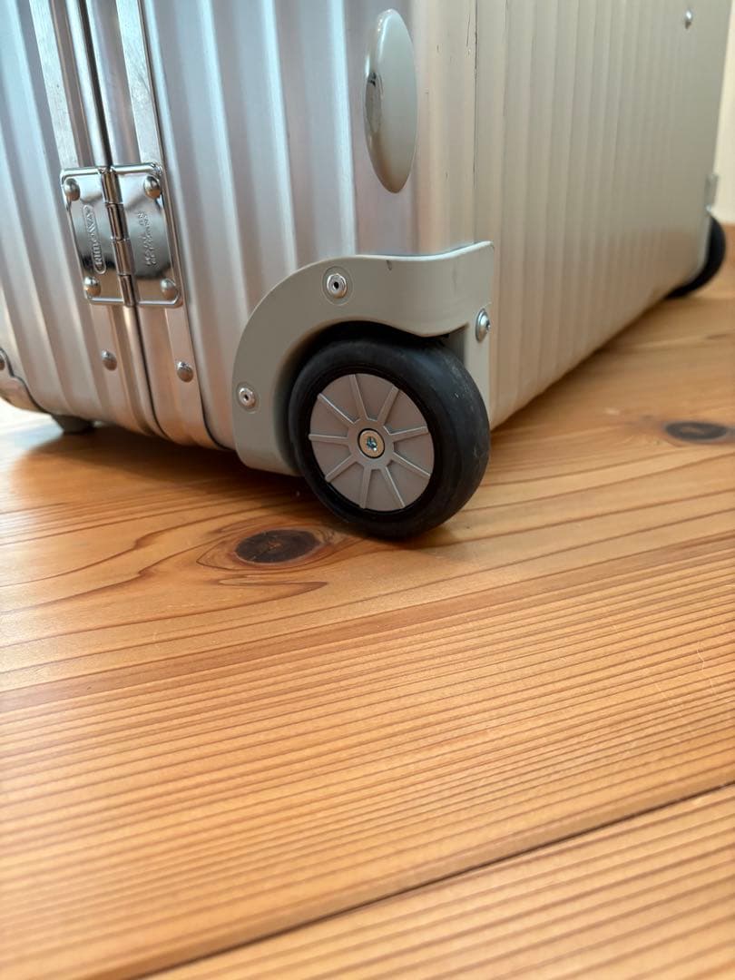 リモワRIMOWA クラシックフライトtrolley 82L 2輪廃盤モデル