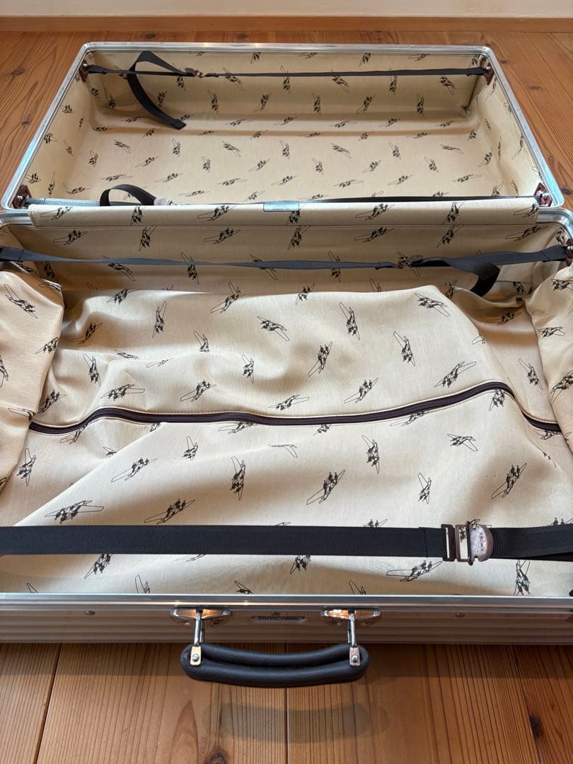 リモワRIMOWA クラシックフライトtrolley 82L 2輪廃盤モデル