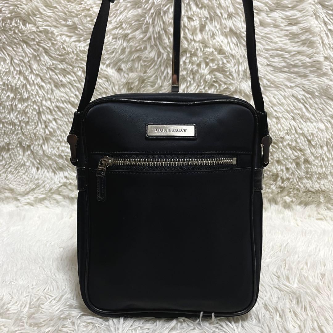 【美品】Burberry バーバリー　ショルダーバッグ　サコッシュ　ナイロン　黒