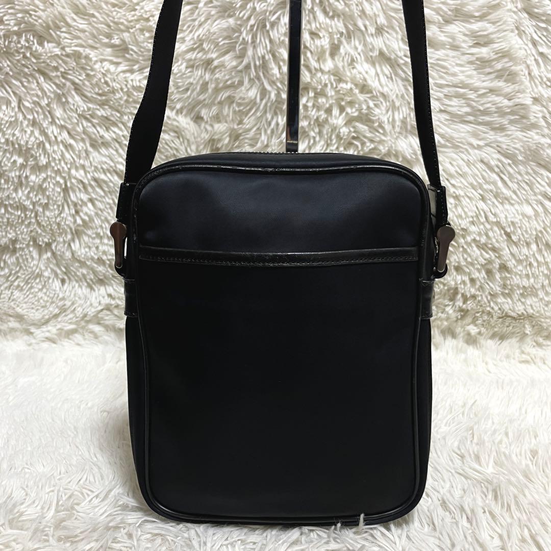 【美品】Burberry バーバリー　ショルダーバッグ　サコッシュ　ナイロン　黒