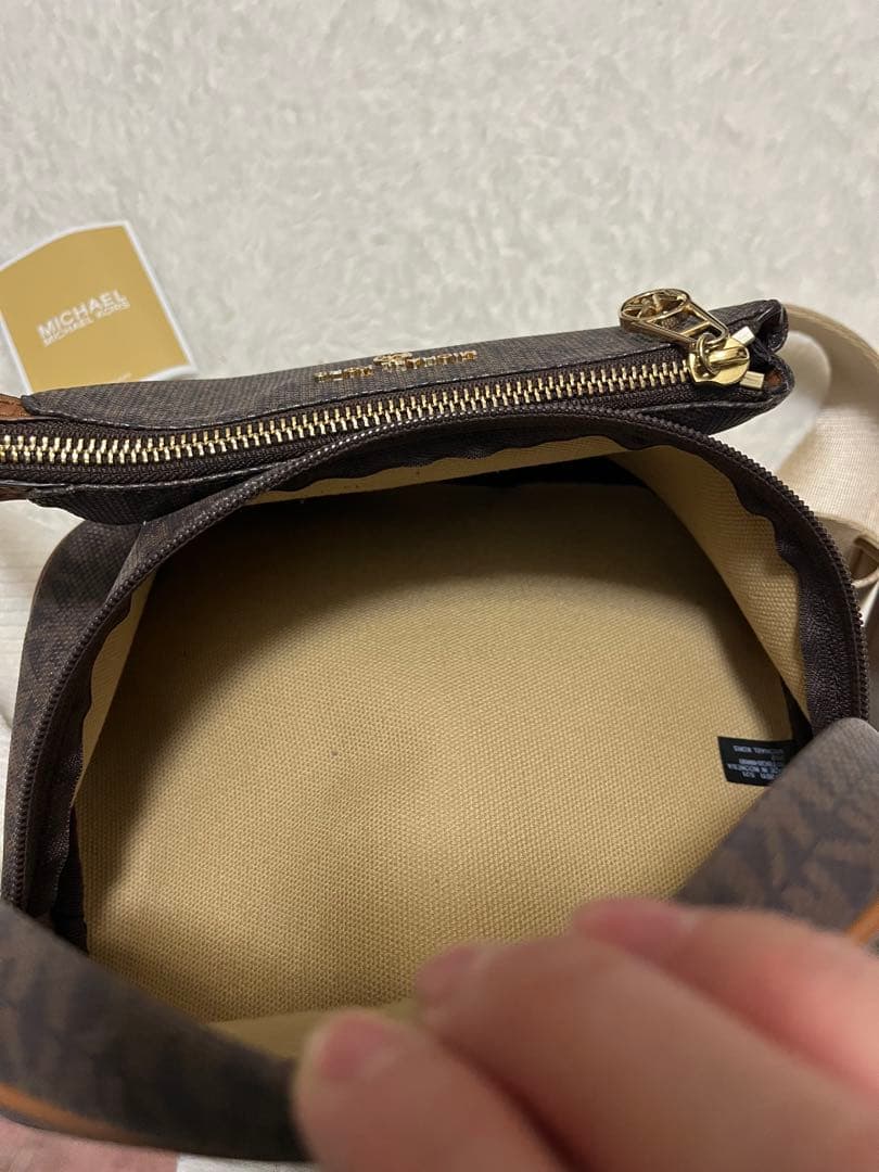 マイケルコース　ボディバッグ