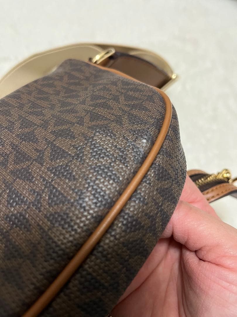 マイケルコース　ボディバッグ