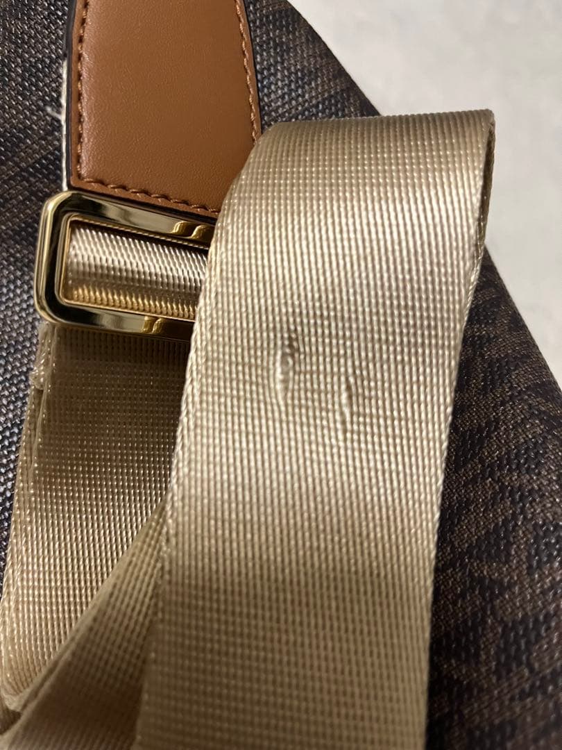 マイケルコース　ボディバッグ