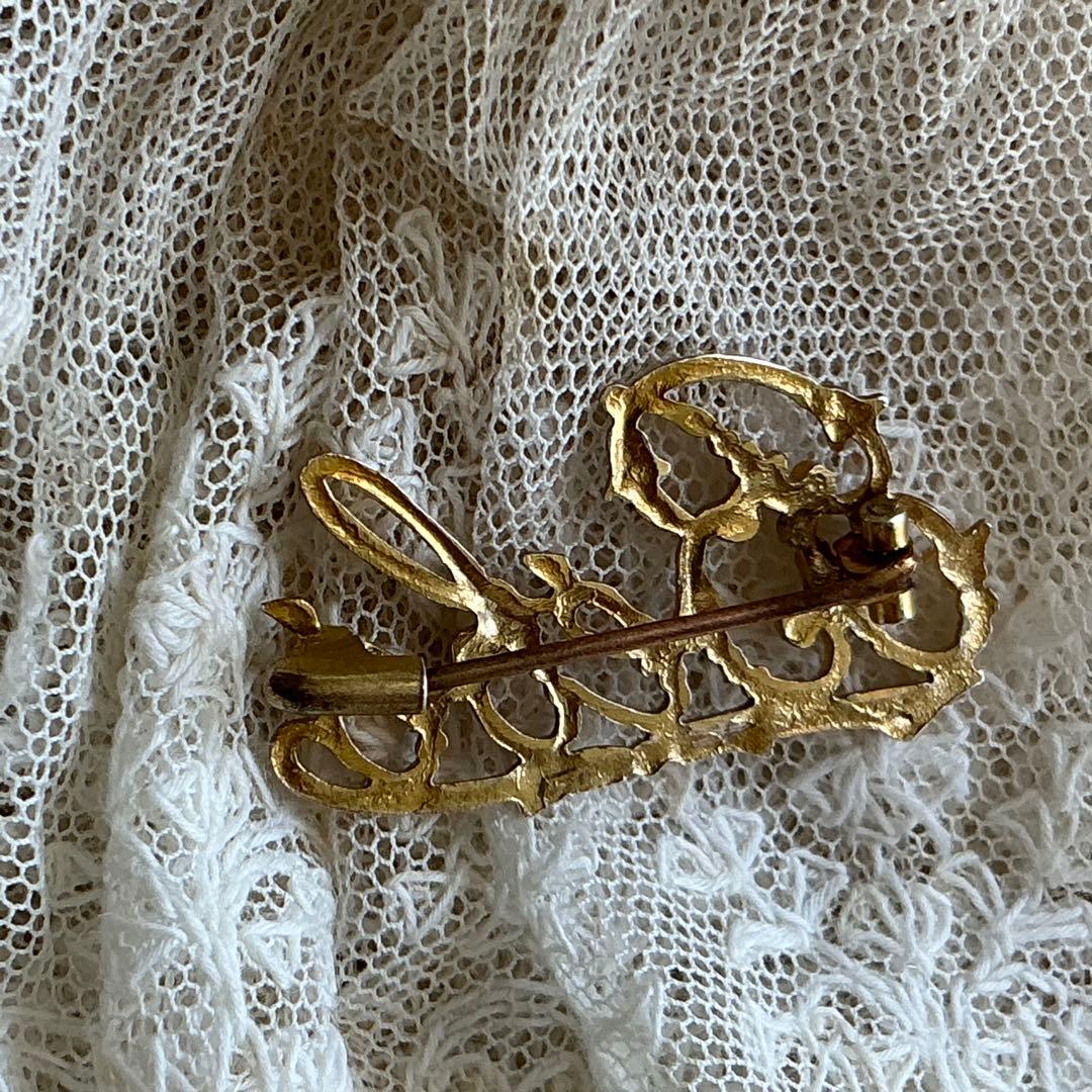 １０９：フランス　アンティーク　BEBE　ブローチ　ベベ　ベビー　ドール用に♪