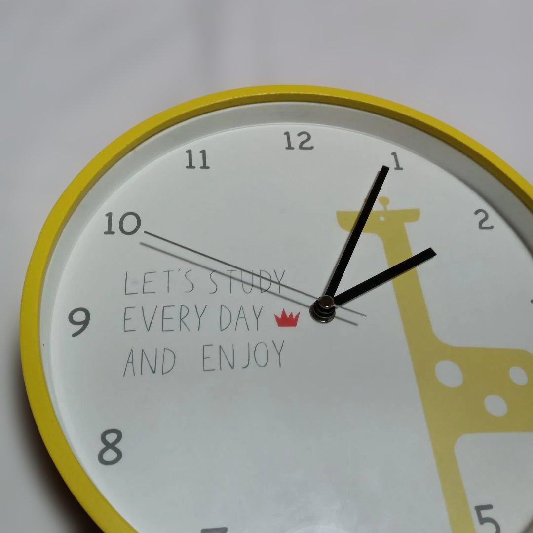 1 coconoko 木製イエローフレーム キリンデザイン掛時計　電池式