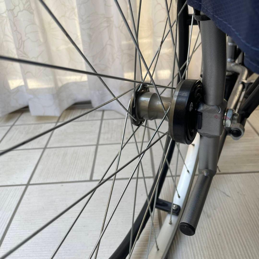 ♿ 小柄の人に最適 小回り操作しやすい 超軽量 自走式 車椅子 ノーパンクタイヤ