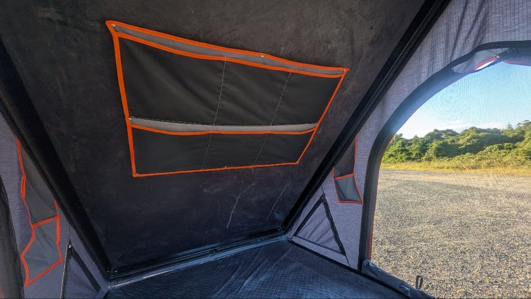 ルーフトップテント　younghunter