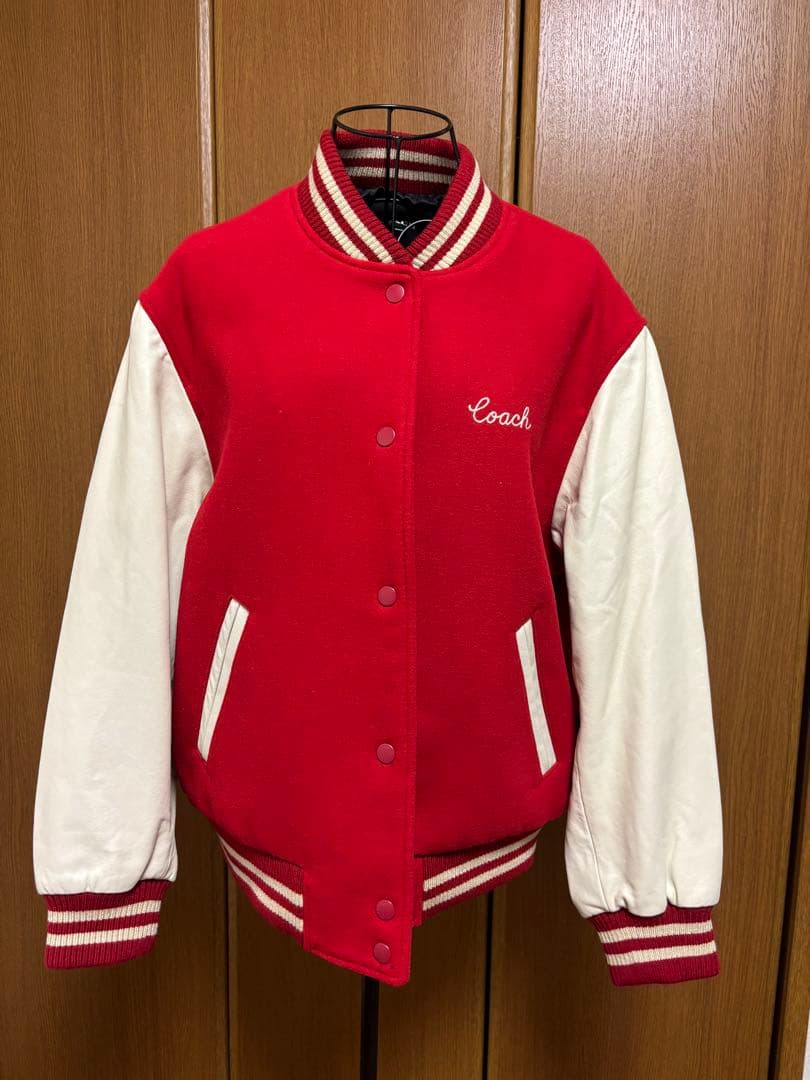 coach スタジャン　赤