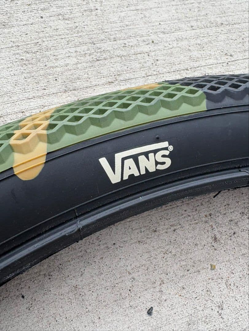 VANS 迷彩柄 クリンチャータイヤ 65 PSI
