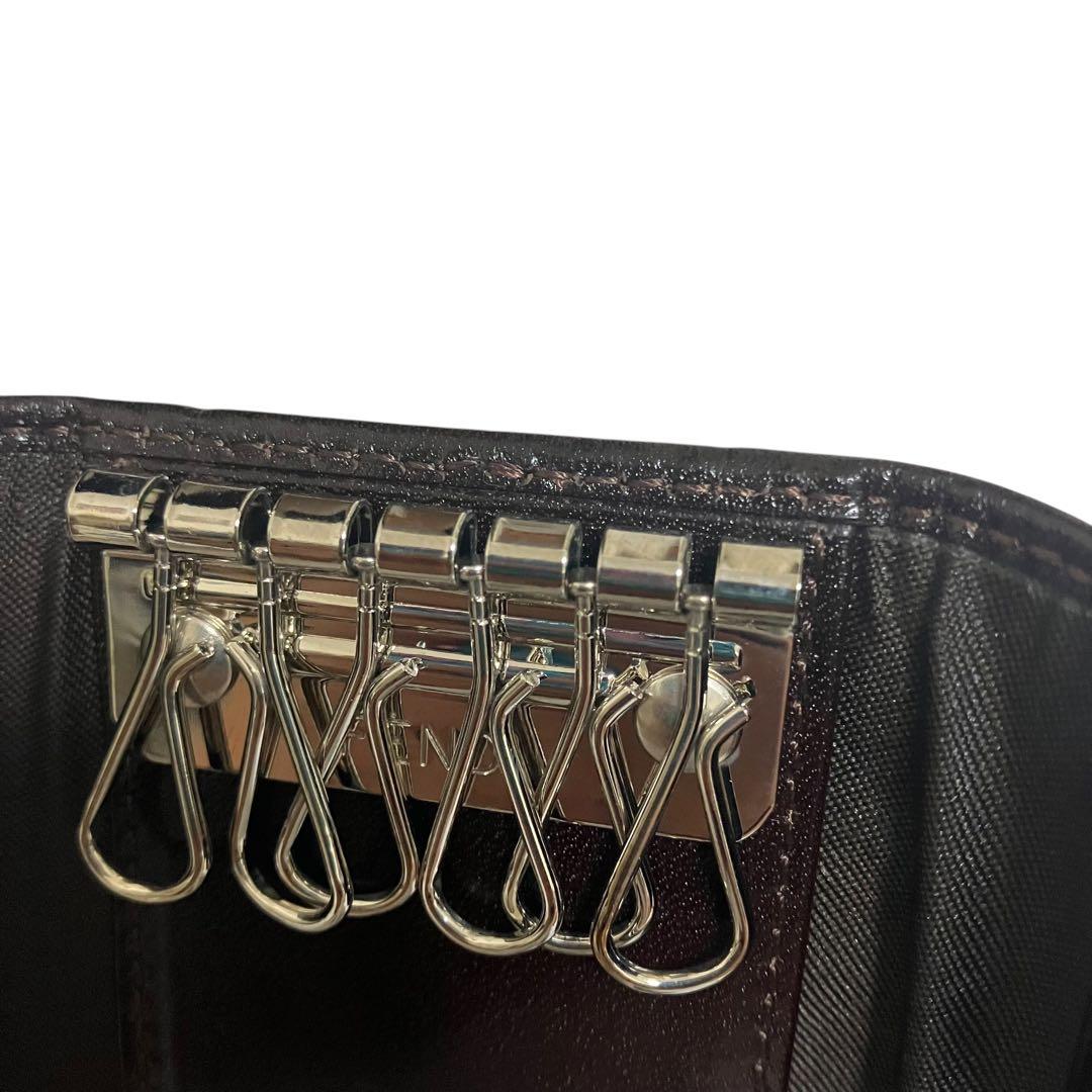 美品　FENDI フェンディ　キーケース　ズッカ柄　6連