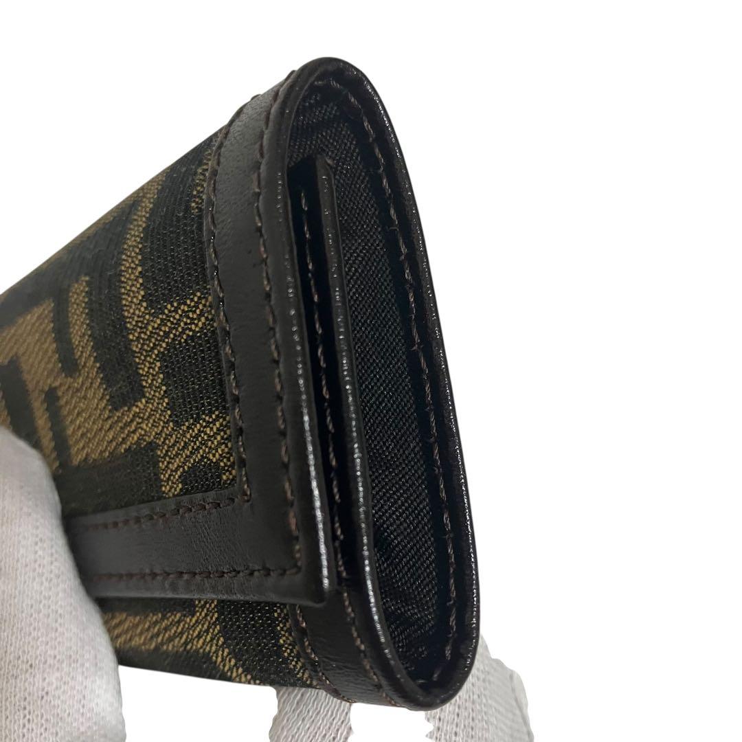 美品　FENDI フェンディ　キーケース　ズッカ柄　6連