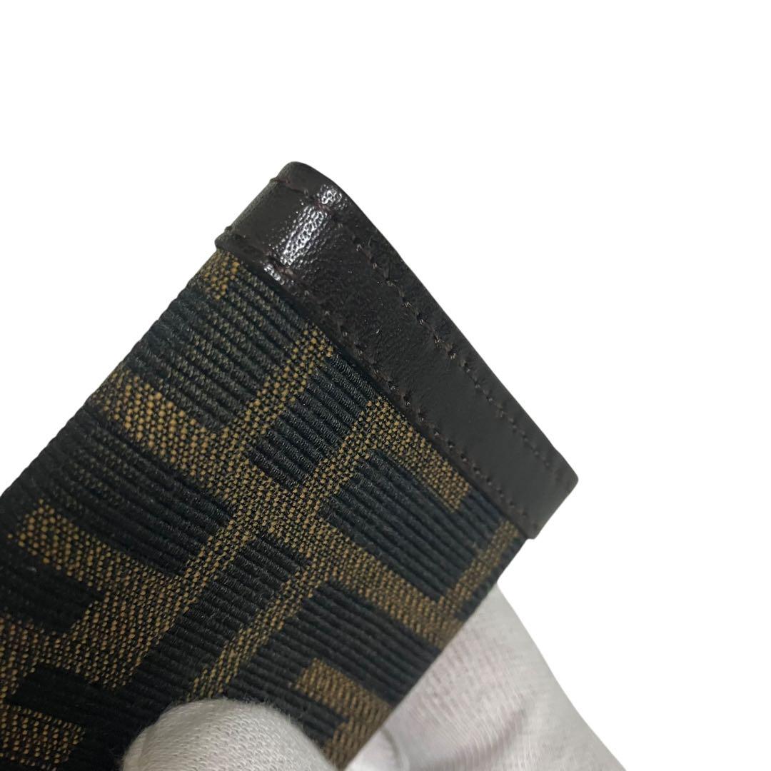 美品　FENDI フェンディ　キーケース　ズッカ柄　6連