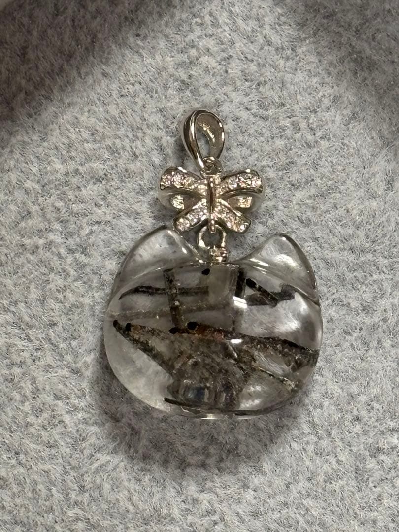 猫型トルマリンインクォーツペンダントトップ 世界に一つだけの