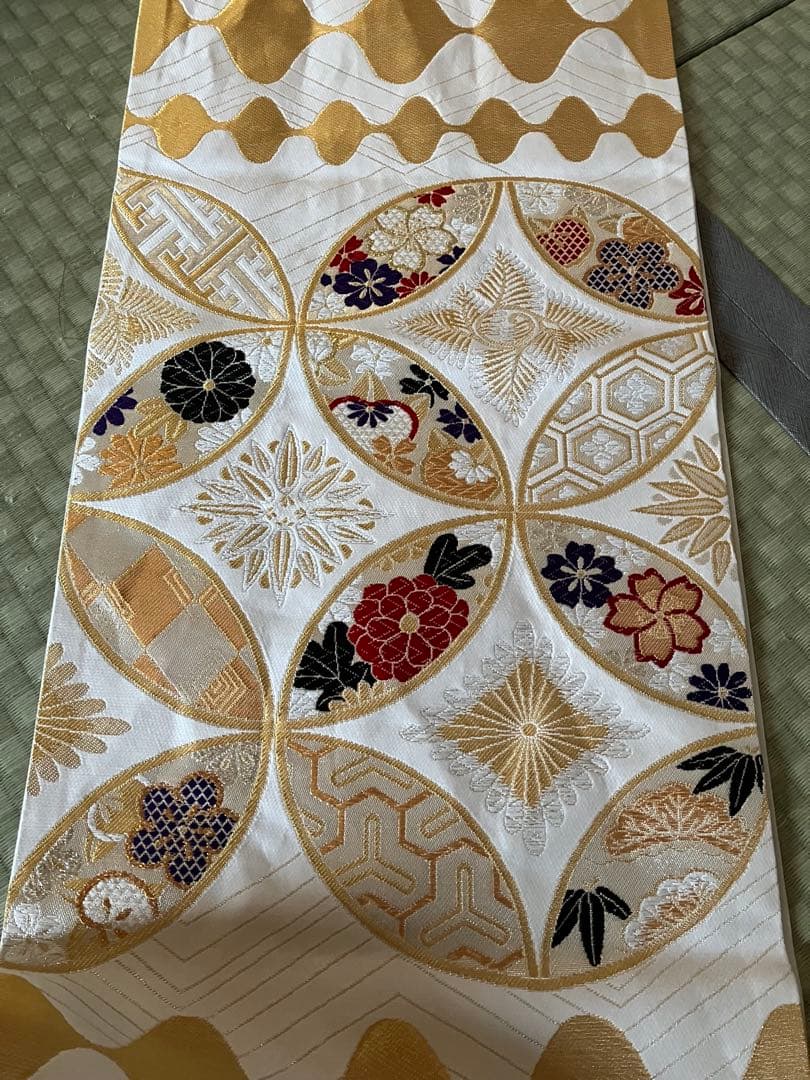 2025年限定　限界価格！赤色 花柄 振袖