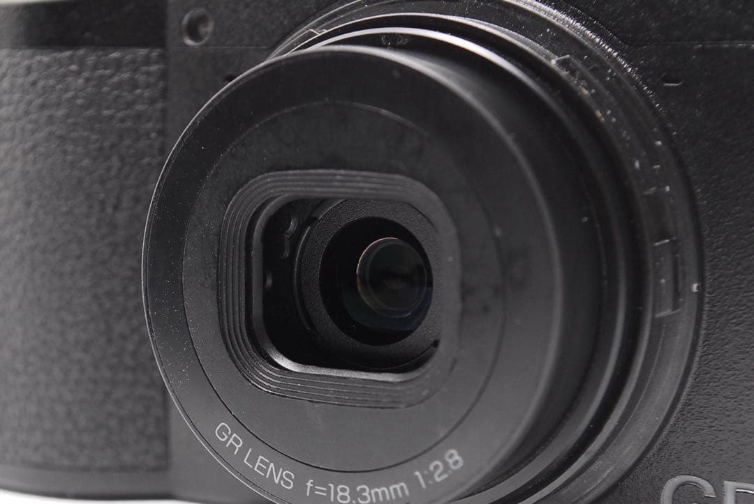 【人気モデル】RICOH GR Ⅲ 付属品充実 持ち運びケース付 高性能