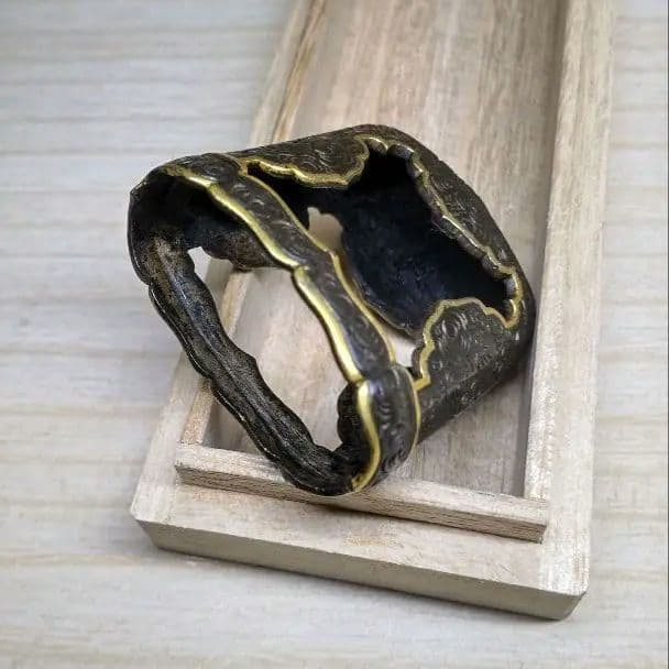 刀装具　美品　雲海図【頭？鐺】