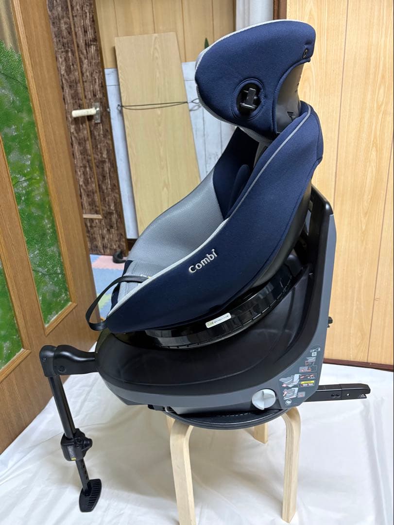 コンビ クルムーヴアドバンス ISOFIX エッグショック チャイルドシート 美