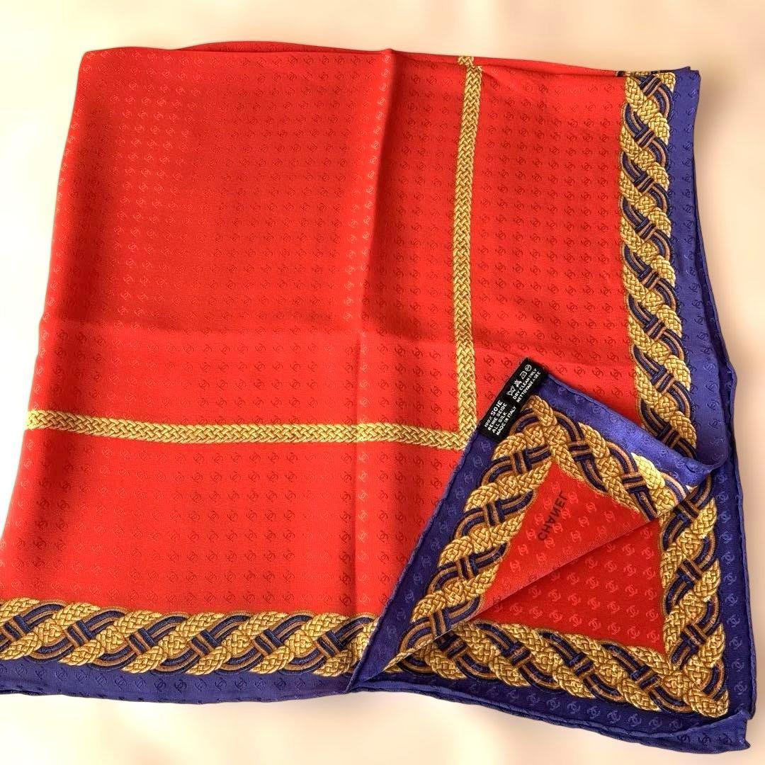 大判スカーフ 赤 金色装飾 青縁取り