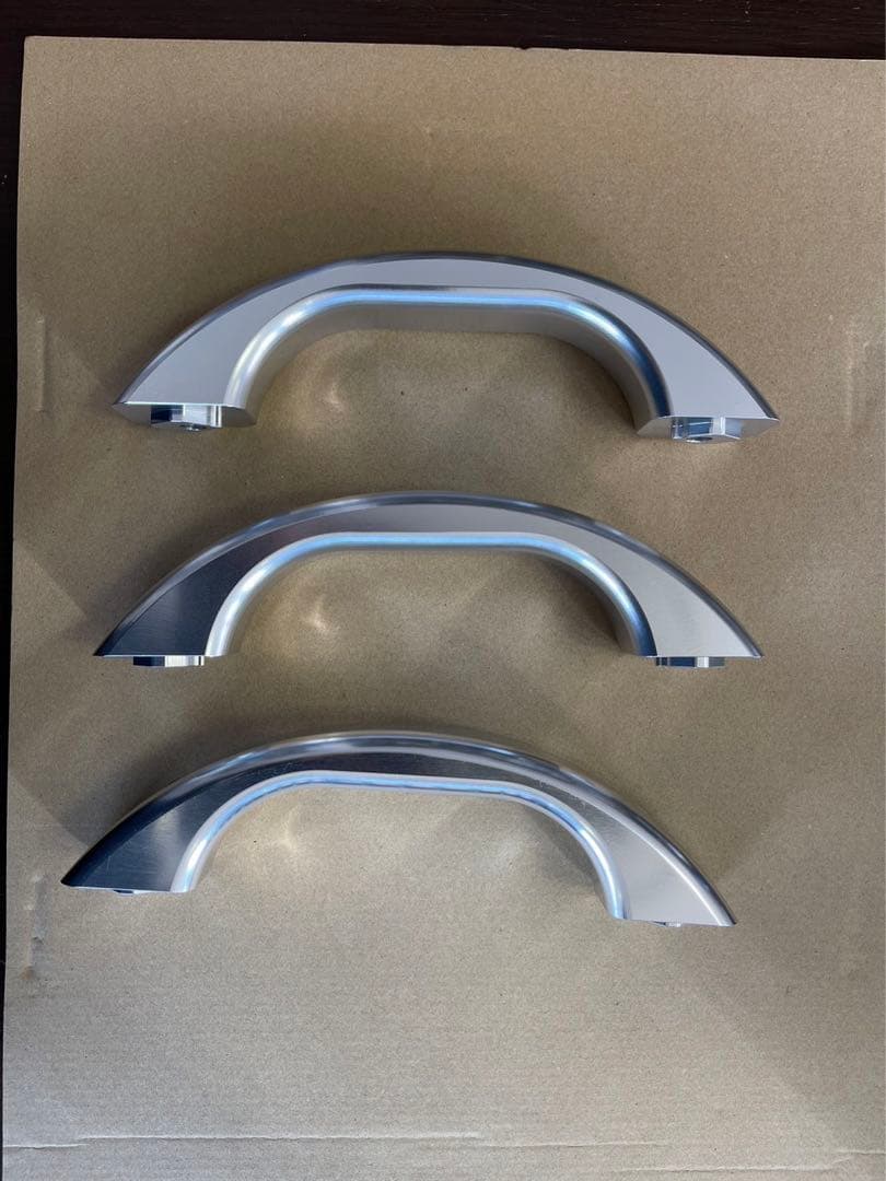 キャラバン　NV350 ビレット アシストグリップ　アシストグリップ　新品