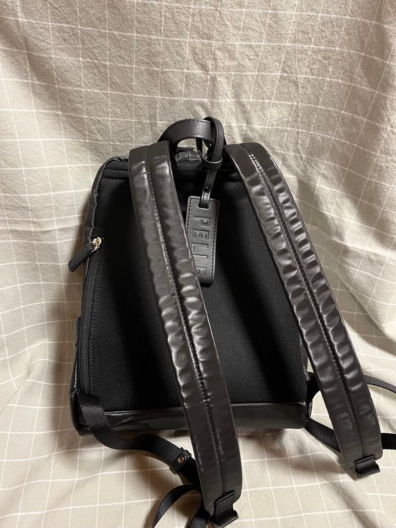 ペレボルサ　ギャザーリュックミディアム　ブラック