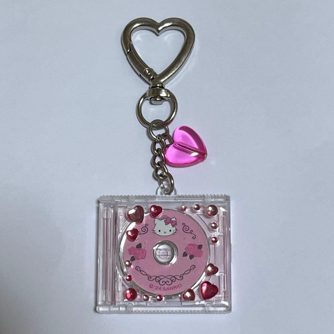 サンリオ チャーミーキティ シークレットCD風キーホルダー - メルカリ