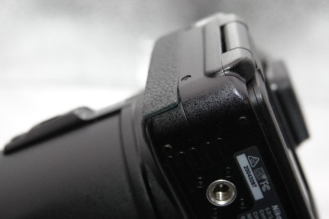 Nikon COOLPIX P900 　外箱、ポーチその他小物付属