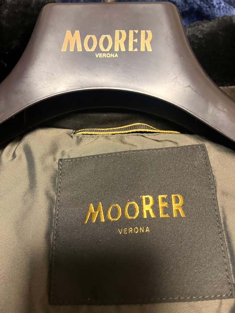 極美品MooRER チェロッティ　48 ダウンジャケット