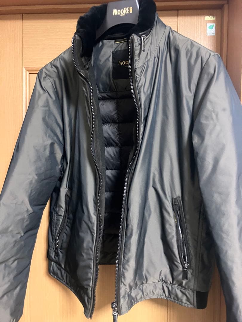 極美品MooRER チェロッティ　48 ダウンジャケット