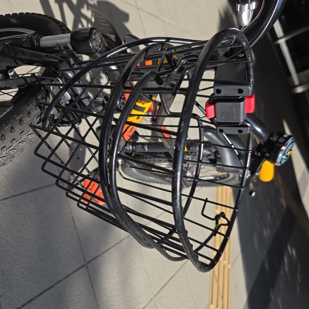 Trek キッズ自転車 20インチ ブラック/オレンジ　(東京都中央区引取のみ)