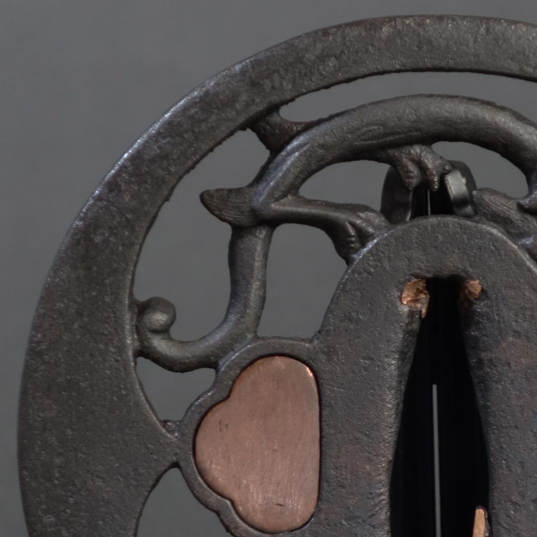 鍔 鐔 刀装具 日本刀 武具 骨董【波龍図鐔 無銘 正阿弥】(特別貴重認定書有)