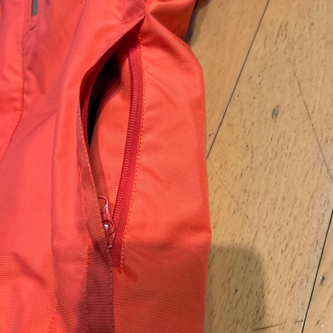 FEEL UNEASYフード付きオレンジスキーウェア S