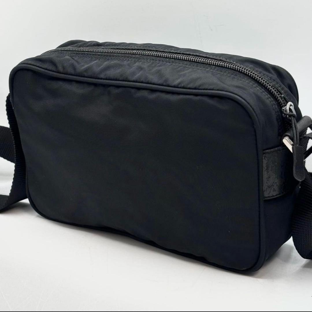 大人気 プラダ PRADA 三角ロゴ ショルダーバッグ　23cm ブラック