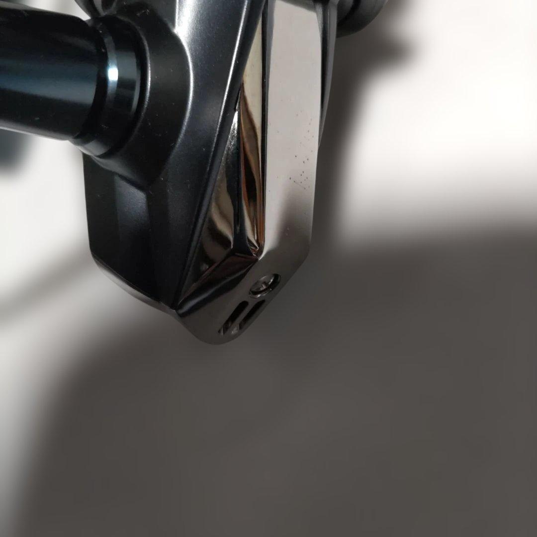 20ストラディックSW4000XG 替えスプール付き