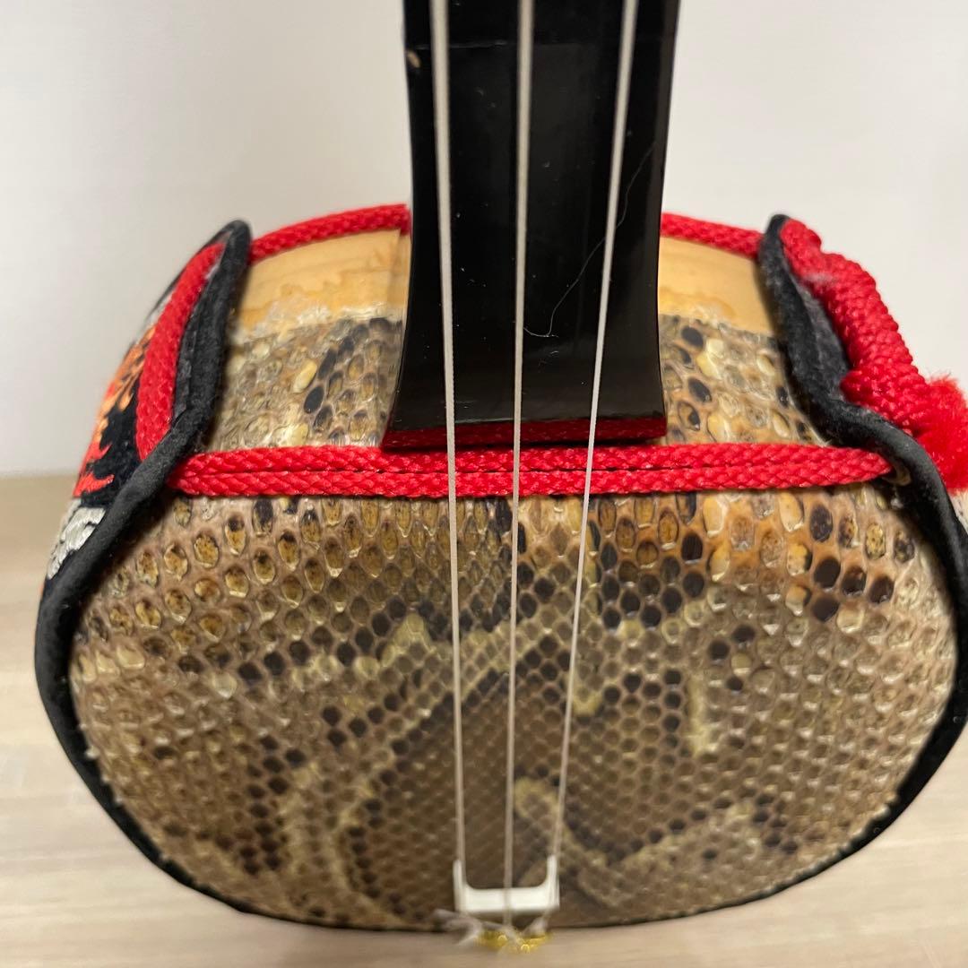 沖縄三線 本蛇皮 三味線 胴巻き 和楽器　★ソフトケース付き★