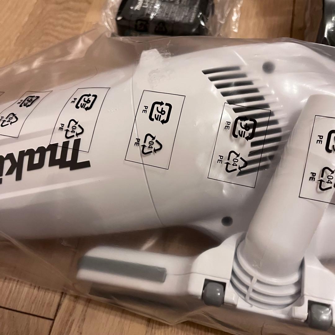 マキタ 掃除機 CL108FDSHW カプセル式10.8 コードレス　充電器付