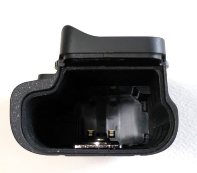 ニコンD7000ボディ 純正バッテリーグリップ(MB-D11)付き 防湿庫保管