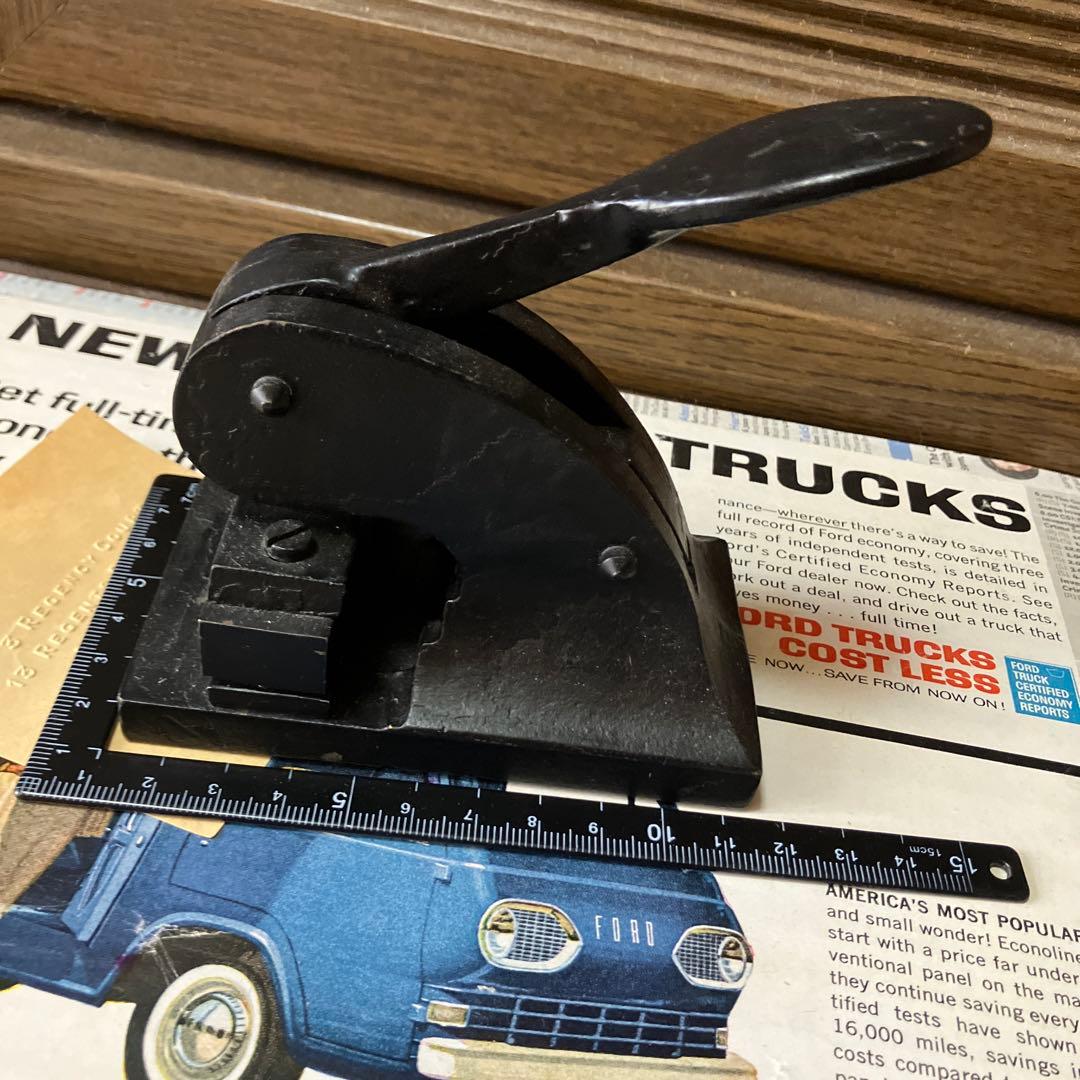 輸入品 ビンテージ エンボッサー 横3列文字 カンパニーエンボッサー