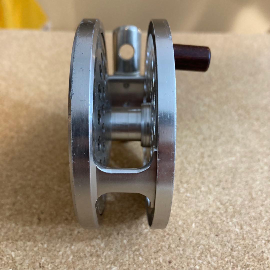 ウエダ カンタータ 2300 ufm CANTATA 2300 フライリール