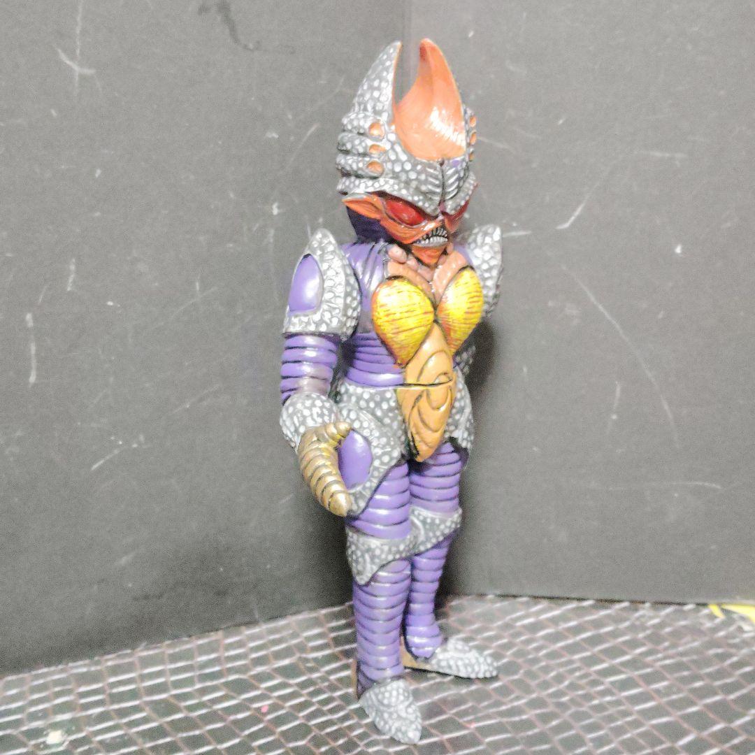 ウルトラ怪獣旧型絶版ベンゼン.ベンゼンレディ星人ソフビ（2773.2774）