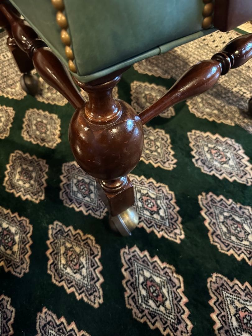 アメリカ製　レキシントン社　トラディショナルスタイル 本革 キャスターチェア