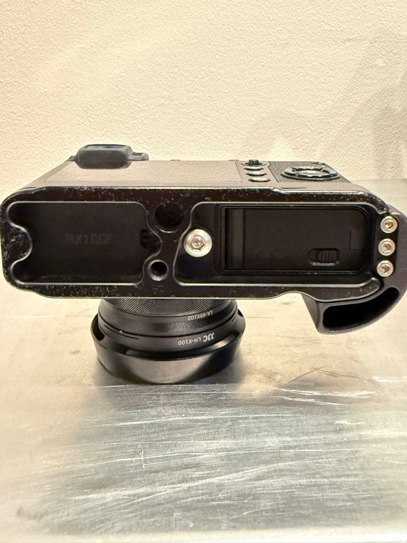 【撮影可　一部難あり】FUJIFILM X100F 黒　シャッター8800回