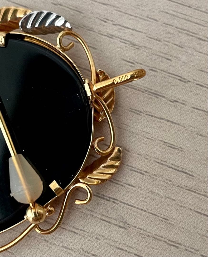 F.W.作カメオ天然石 K18 ペンダント&ブローチ