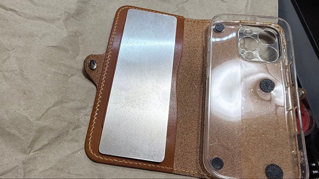 iPhone16pro 本革手帳タイプ 栃木レザー おまけ付き